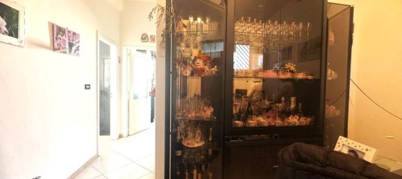 Квартира с 2 комнатами в Бари, Италия № 32720 4