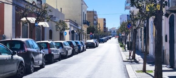 Квартира с 2 комнатами в Бари, Италия № 32720 2