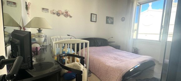 Квартира с 2 комнатами в Бари, Италия № 32720 10