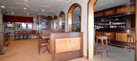 Bar à Sion, Switzerland 139m² No. 334 7