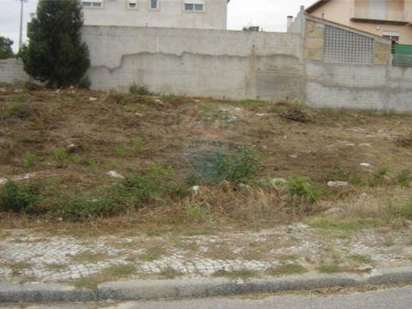 Terreno en Mangualde, Portugal 606 m² No. 47182
