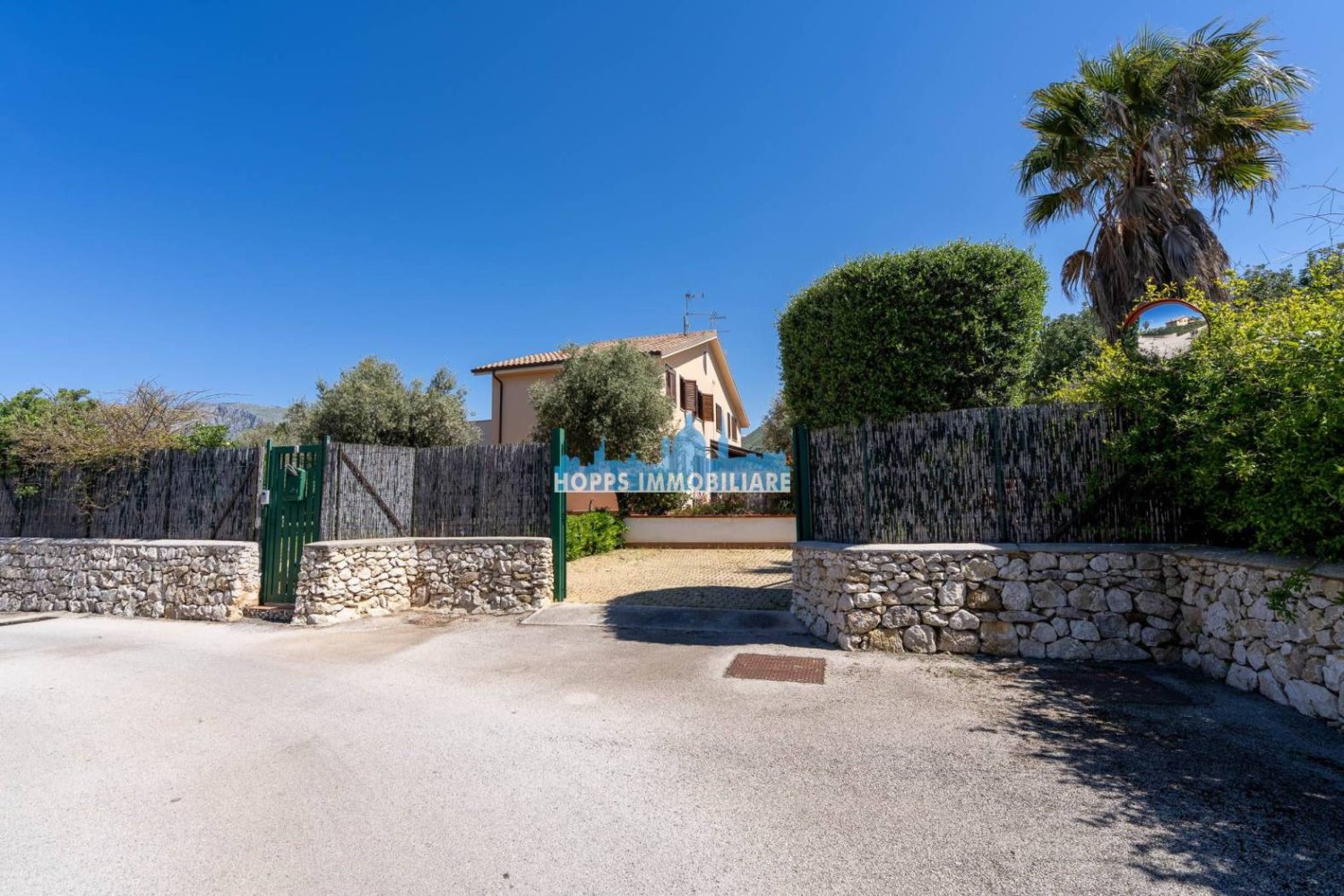 Вилла с 4 спальнями в Терразини, Италия № 328151