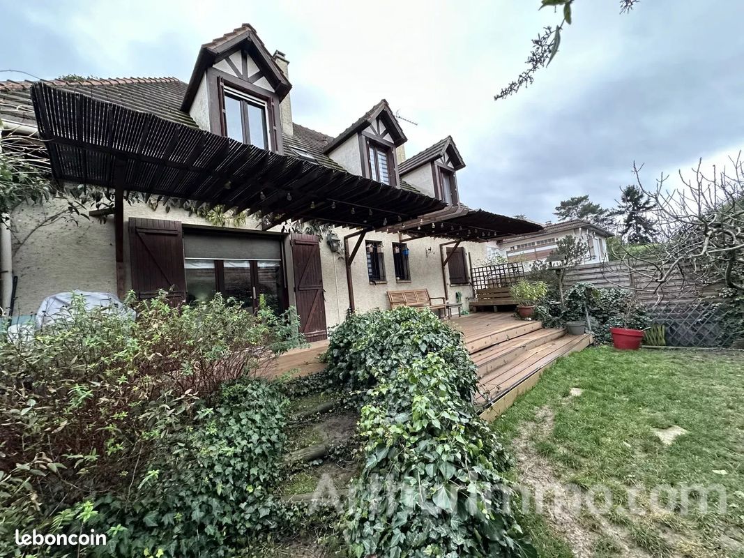 5 Schlafzimmer Haus in Livry-Gargan, France, Nr. 186826