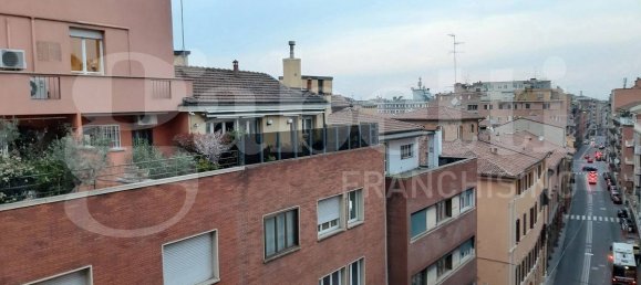 2 Schlafzimmer Wohnung in Bologna, Italy, Nr. 164780 8
