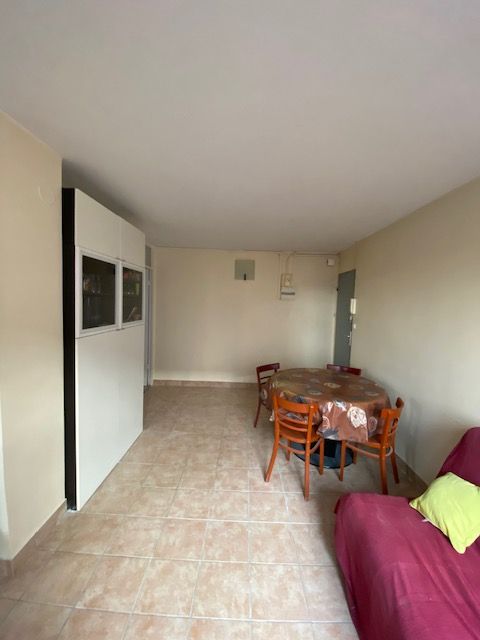 Квартира с 2 спальнями в Клиши, Франция № 182217