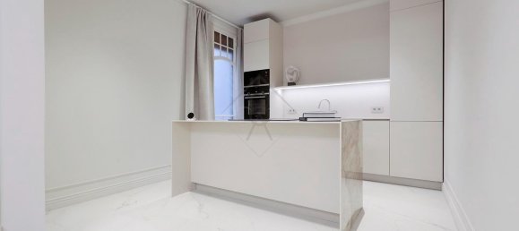 4 bedrooms Apartment in Eixample, Spain No. 58649 9