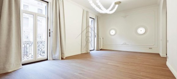 4 bedrooms Apartment in Eixample, Spain No. 58649 3