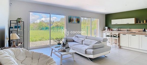 3 bedrooms House in Perouges, France No. 313520 2
