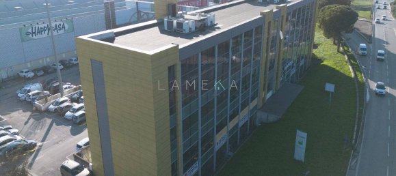 360m² Office in Brescia, Italy No. 4961 4