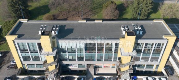 360m² Office in Brescia, Italy No. 4961 6