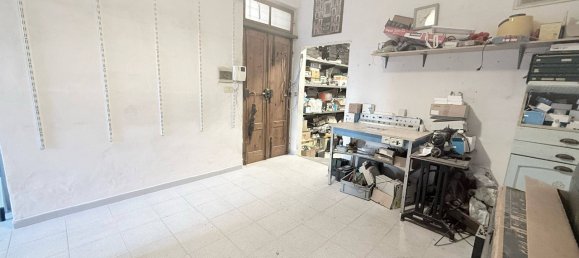 3 rooms Apartment in Florence, Italy No. 146254 4