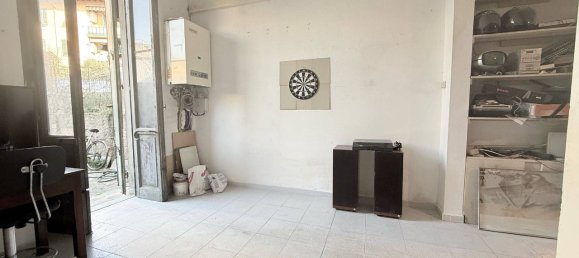 3 rooms Apartment in Florence, Italy No. 146254 2