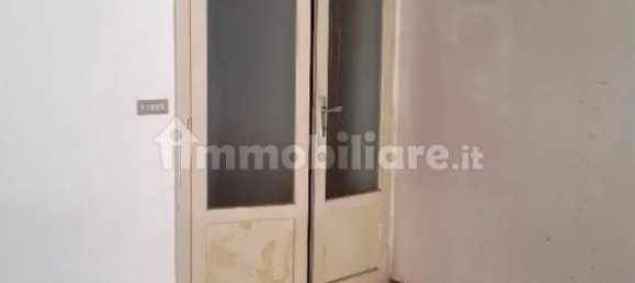 2 rooms Commercial property in Parma, Italy No. 279641 2