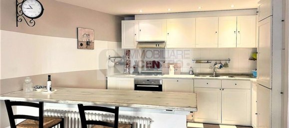 Квартира с 4 спальнями в Сарцана, Италия № 353112 3