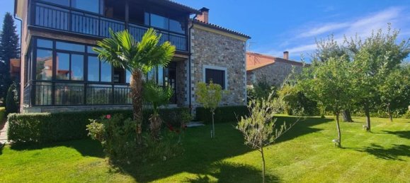 5 bedrooms House in Villamayor, Spain No. 153314 2