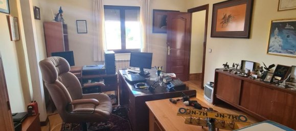 5 bedrooms House in Villamayor, Spain No. 153314 8