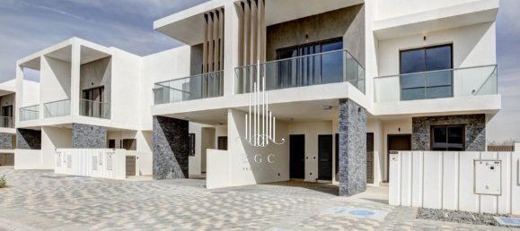 4 bedrooms Villa in Yas Island, UAE No. 25839 11