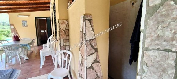 Villa de 4 habitaciónes en Castellammare del Golfo, Italy No. 150496 2