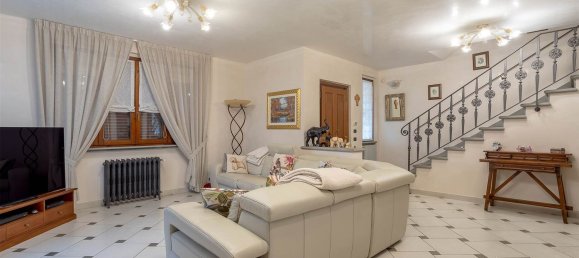 8 rooms Villa in Poggio a Caiano, Italy No. 64497 11