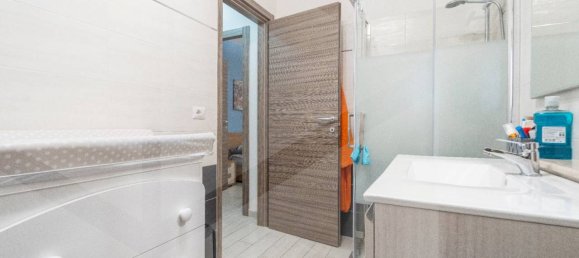 4 rooms Apartment in Marino, Italy No. 31438 14