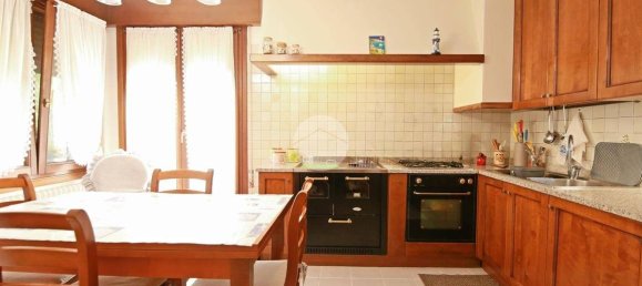 3 bedrooms Villa in Preganziol, Italy No. 302525 3