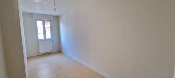 2 bedrooms Apartment in Maintenon, France No. 70943 5