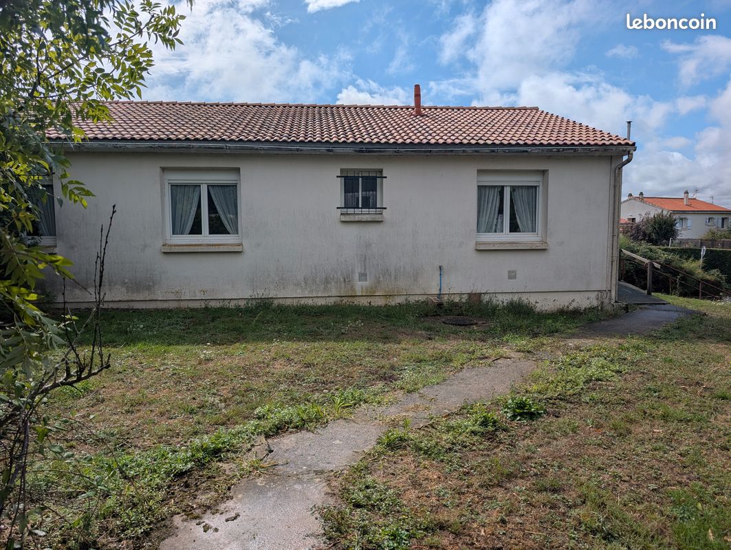 3 bedrooms House in Serigne, France No. 337707