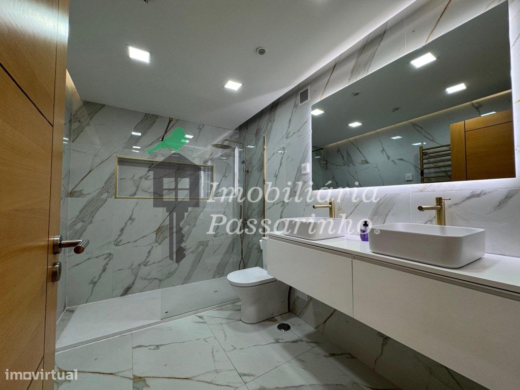 2 bedrooms Apartment in Seixal, Portugal No. 247308