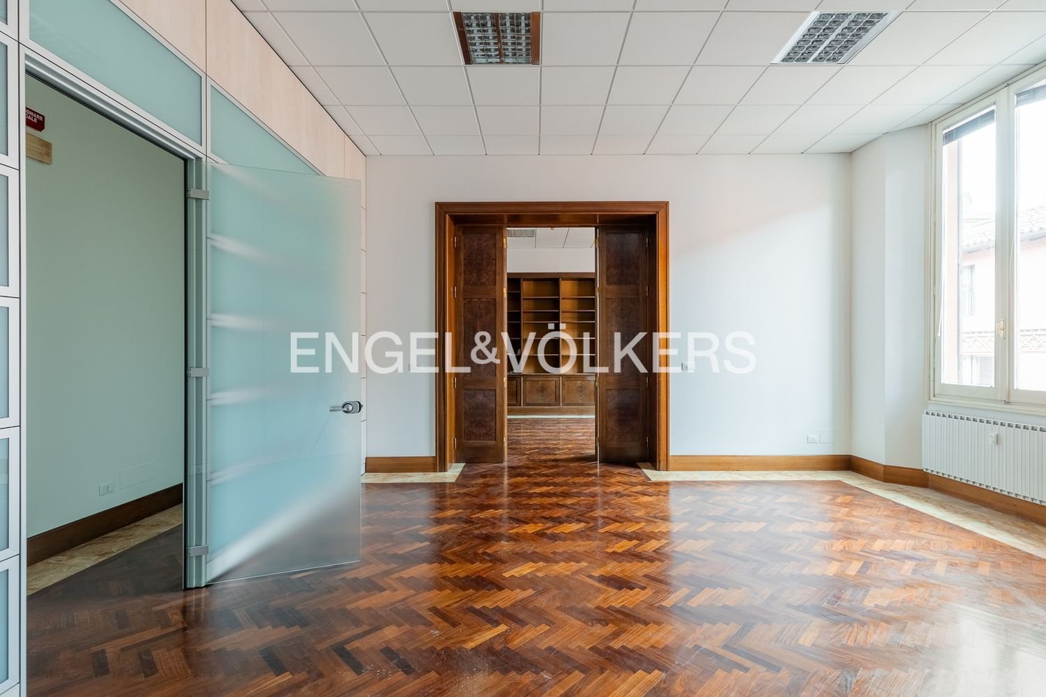 10 rooms Apartment in Bologna, Italy No. 125901