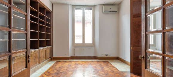 10 rooms Apartment in Bologna, Italy No. 125901 26