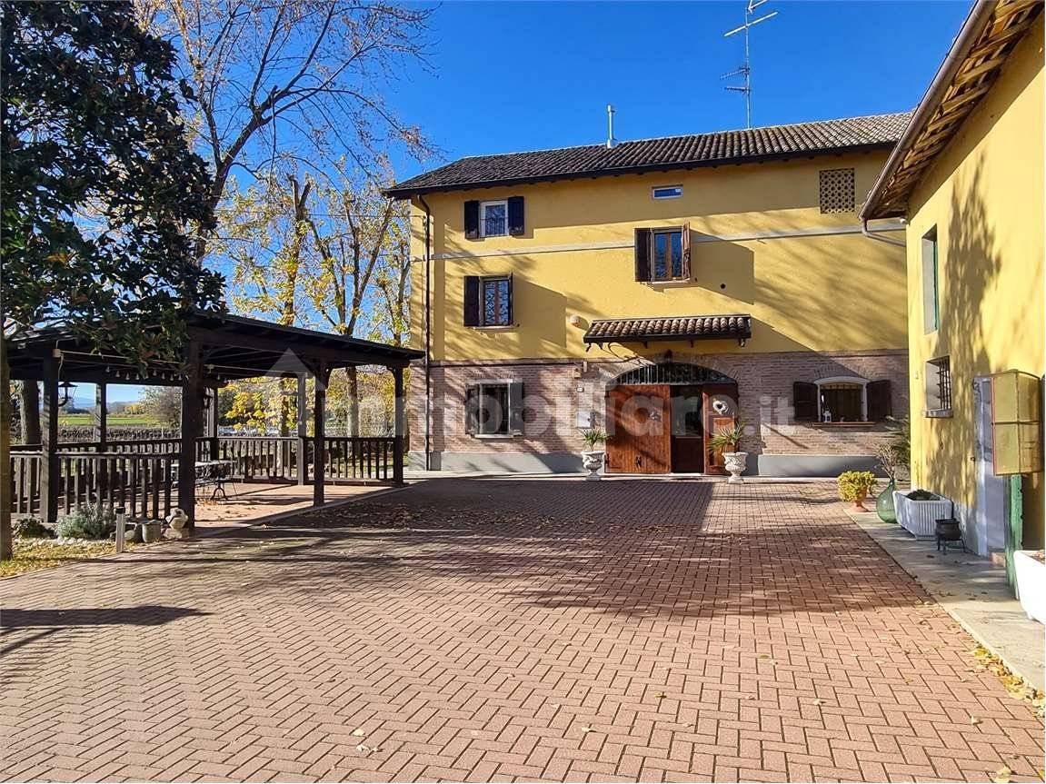 Дом с 10 спальнями в Реджо Эмилия, Италия № 341206