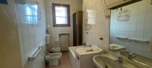 4-Zimmer Wohnung in Bologna, Italy, Nr. 35697 42