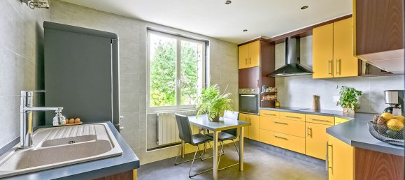 3 bedrooms House in Frepillon, France No. 320615 5