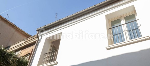 3 bedrooms House in Ferrara, Italy No. 341913 2