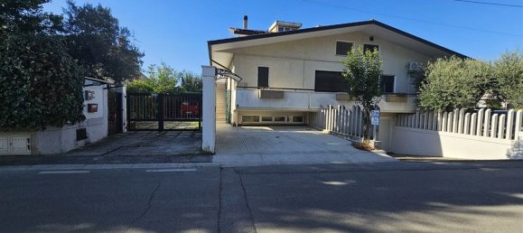 Villa de 10 dormitorios en Lanciano, Italy No. 373553 19