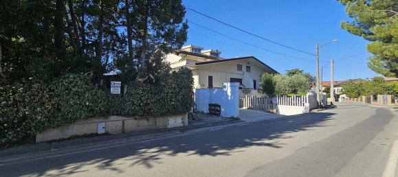 Villa de 10 dormitorios en Lanciano, Italy No. 373553 8