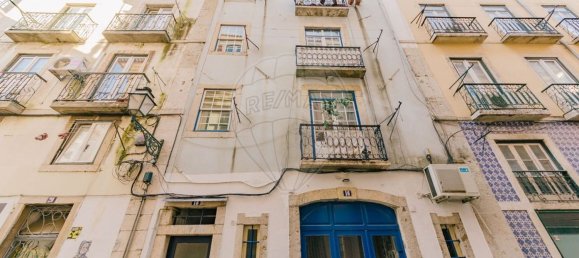 70m² Commercial property in Lisbon, Portugal No. 91659 2