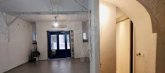 70m² Commercial property in Lisbon, Portugal No. 91659 11