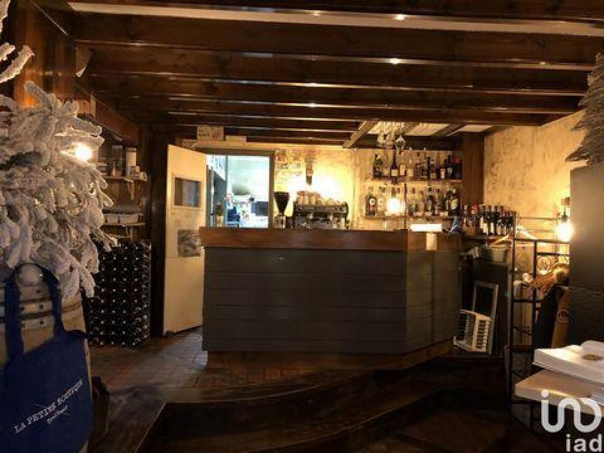 108m² Factory in La Bourboule, France No. 17546