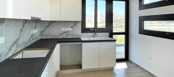 2 bedrooms Apartment in Germasogeia, Cyprus No. 12065 6