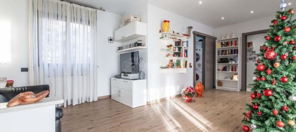 3غرفة شقة في Rescaldina, Italy رقم 3100 2