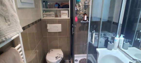 2 bedrooms House in Villeneuve-le-Roi, France No. 331838 15