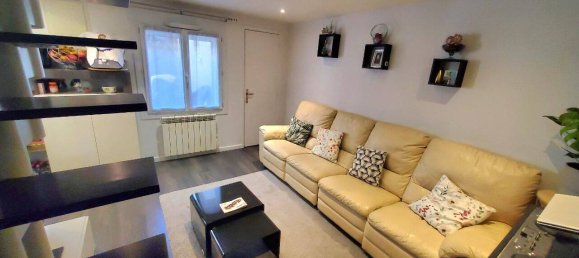 2 bedrooms House in Villeneuve-le-Roi, France No. 331838 4