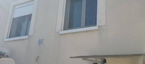 2 bedrooms House in Villeneuve-le-Roi, France No. 331838 2