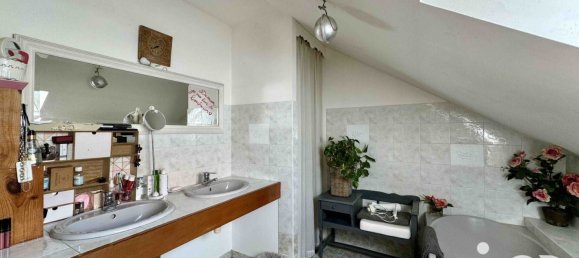 4 bedrooms House in Saint-Herblain, France No. 99129 10