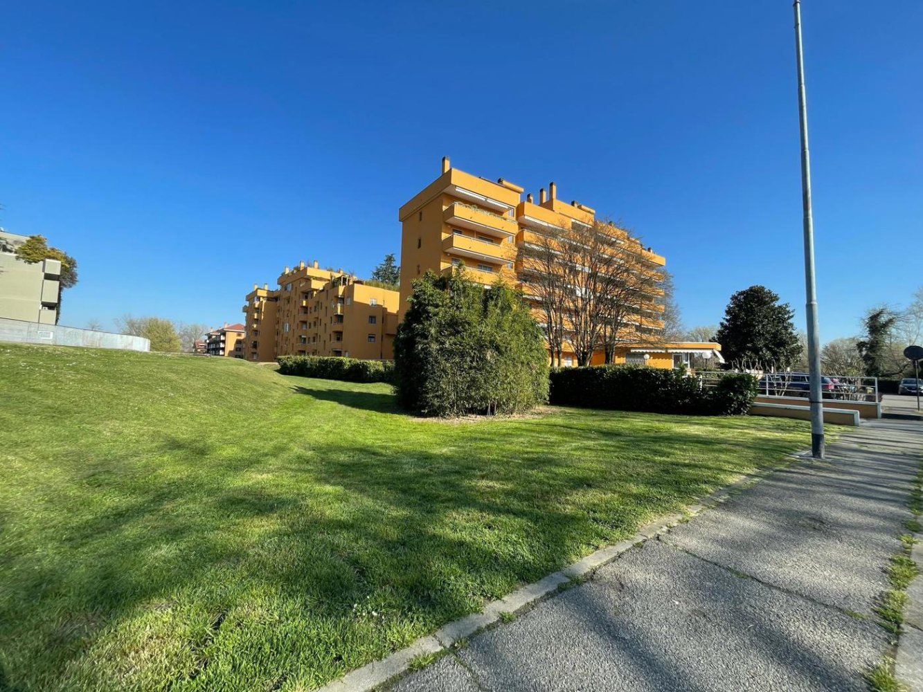 1 غرف نوم شقة في Peschiera Borromeo, Italy رقم 121016