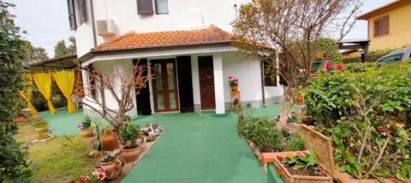 4 bedrooms Villa in Capoterra, Italy No. 358192 2