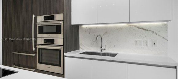 1 dormitorio propiedad comercial en venta en Miami, Miami-Dade, Florida, USA № 615885 25