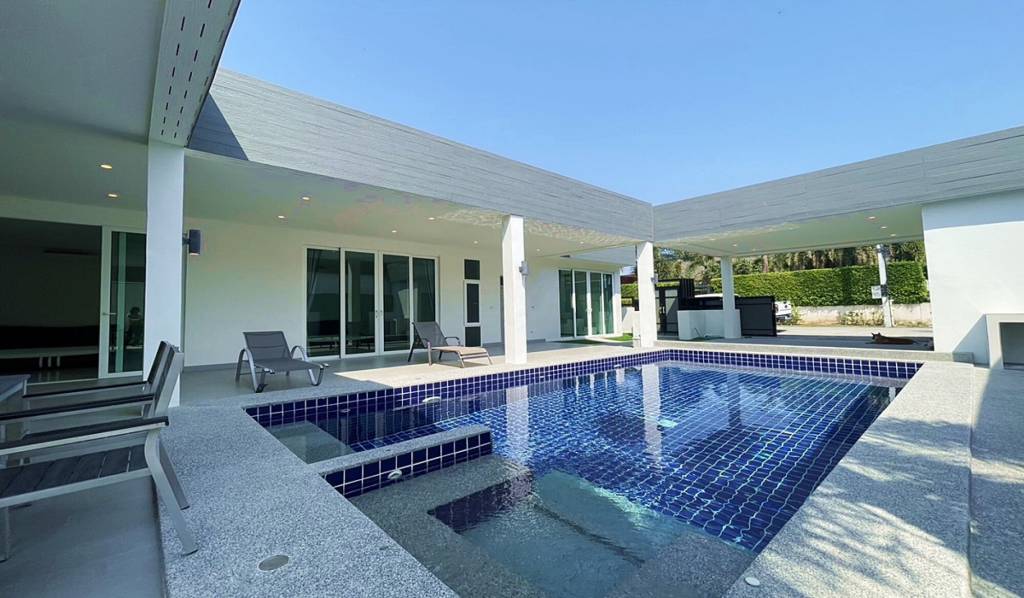 Villa de 3 dormitorios en Hua Hin, Thailand No. 24787