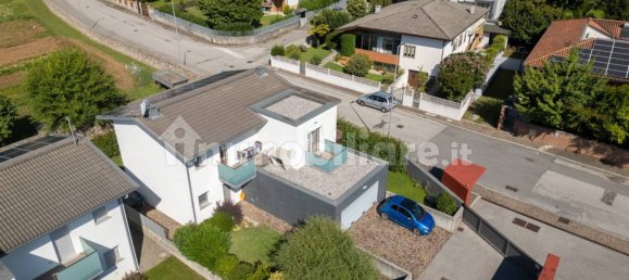 Вилла с 3 спальнями в Удине, Италия № 351478 10